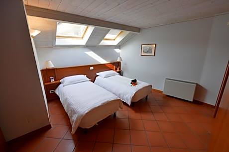 One-Bedroom Apartment (3 Adults)