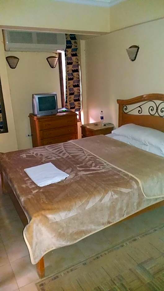 Applicators Hotel