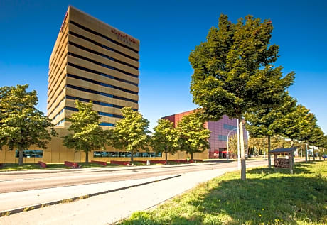 Airport Hotel Basel - Convenient & Friendly