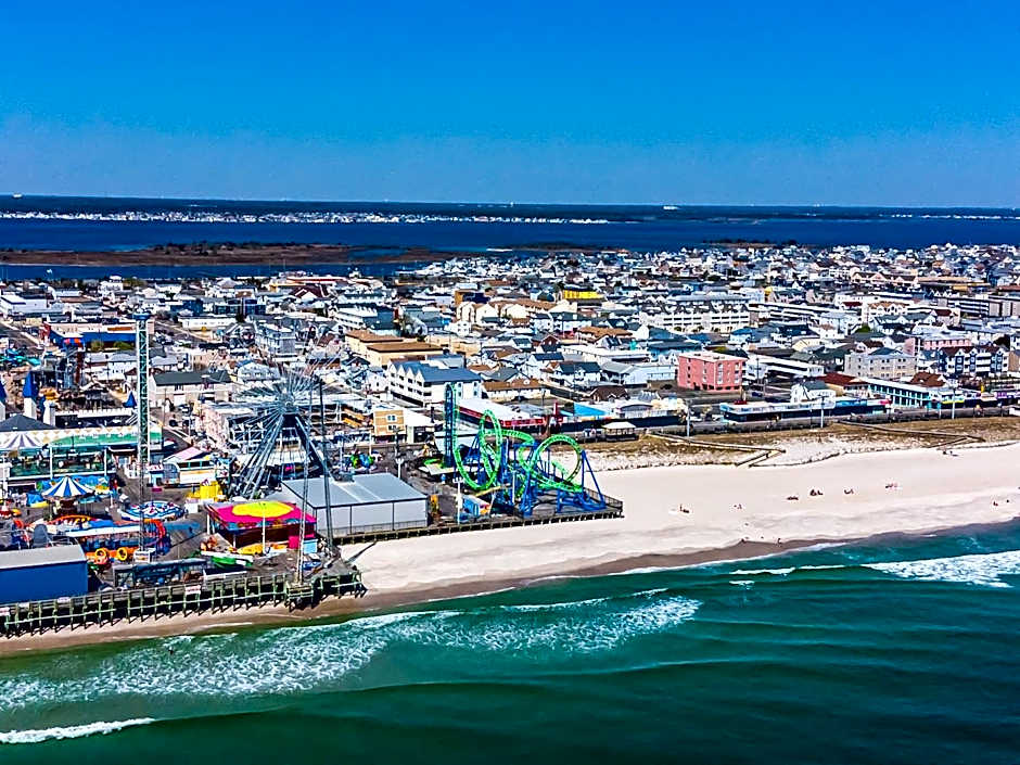 Boardwalk Sand & Surf Beach Hotel Oceanfront