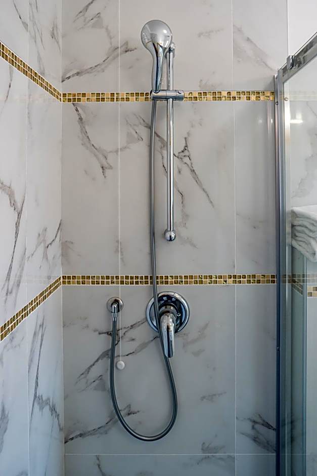 Guest House Train Station