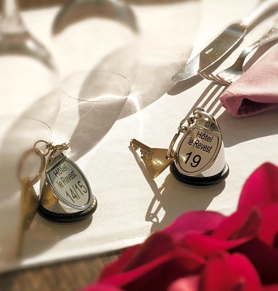 Brit Hotel Confort Le Revest Sainte-Maxime