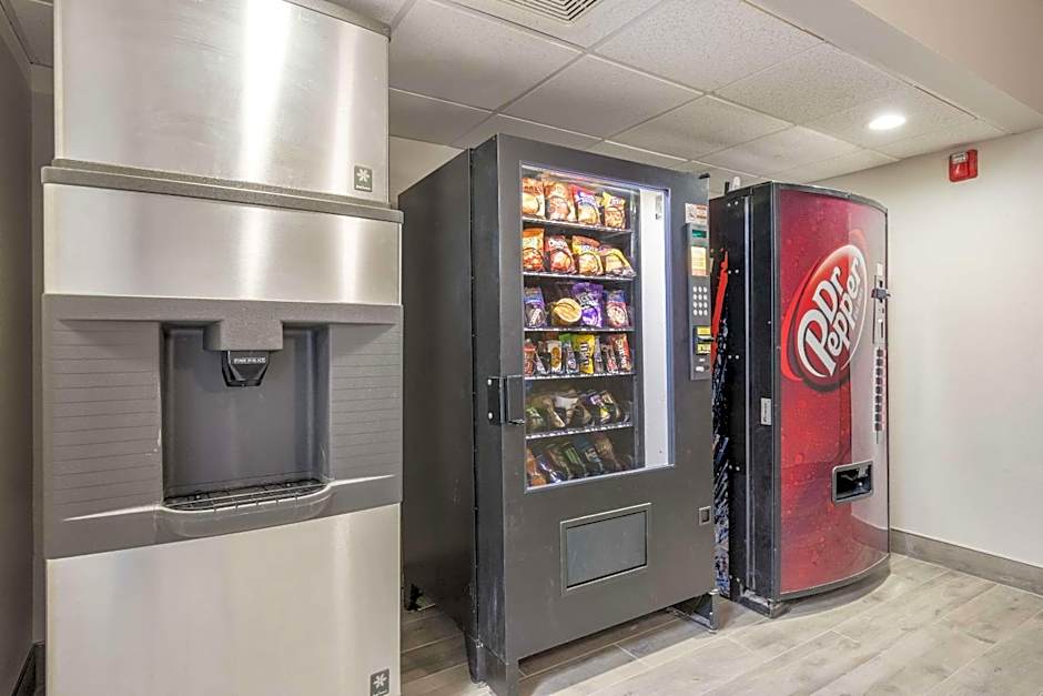 Quality Inn & Suites Lodi I-90