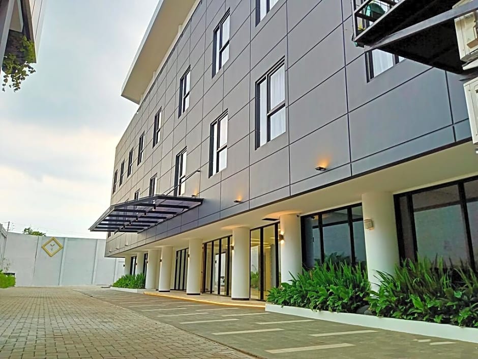 Hotel Youstay Semarang by Sinergi