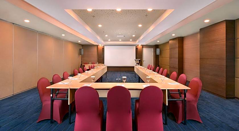 Platinum Adisucipto Hotel & Conference Center