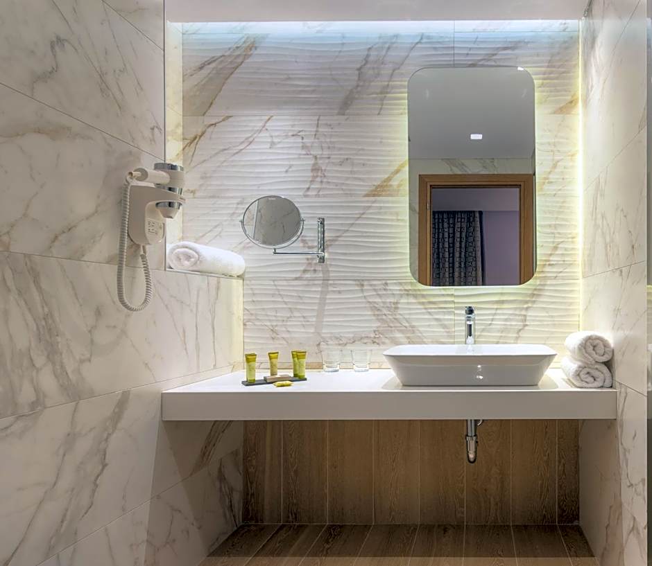 Blue Lagoon City Hotel