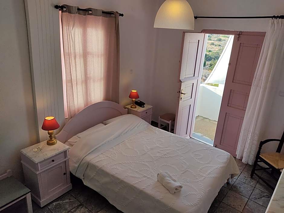 Porto Sikinos Hotel