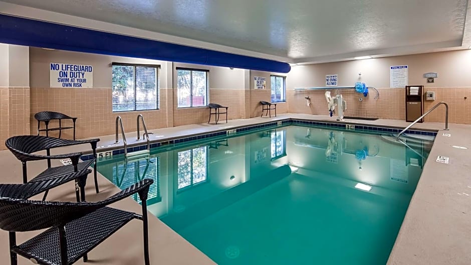 Best Western Airport Inn & Suites