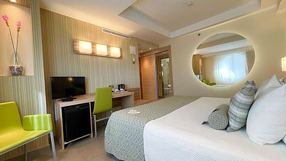 Riviera Beachotel - Adults Recommended