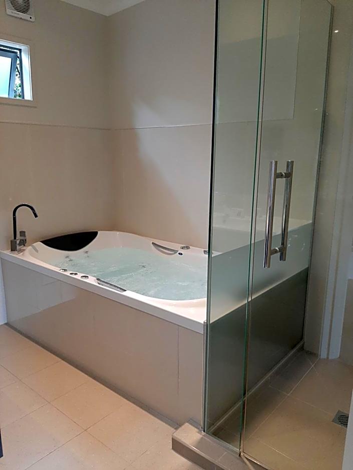 37 The Landing Motel