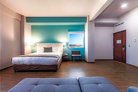 1 King Bed, Suite, Nonsmoking