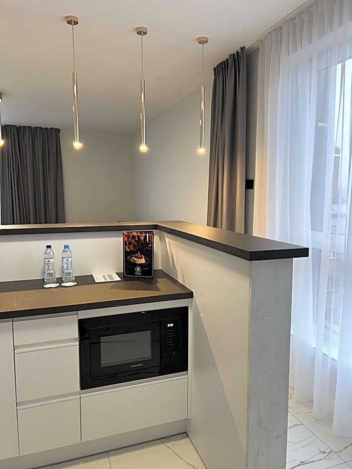 Hotel Lantier & Swimming Pool Zone