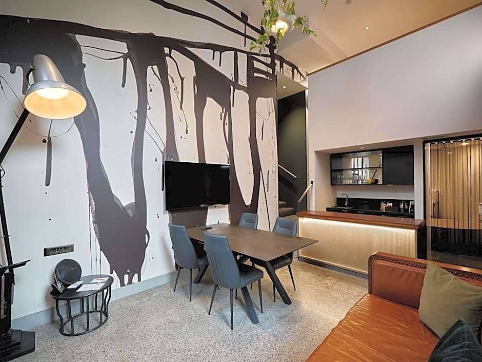 Hotel Woolstore 1888, Sydney - Handwritten Collection