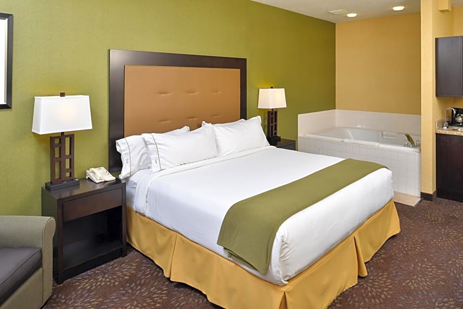 Holiday Inn Express Hotel & Suites Charlotte