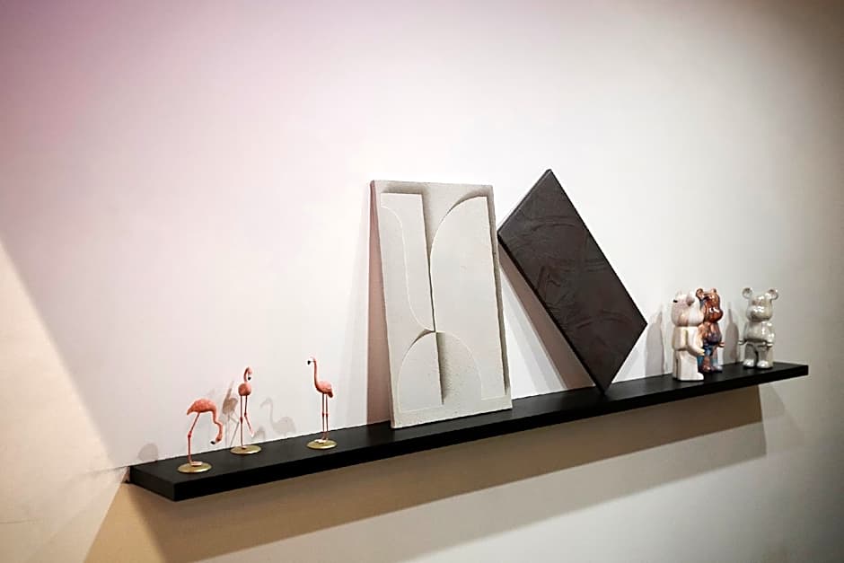 SAIGON TRAVEL LOUNGE