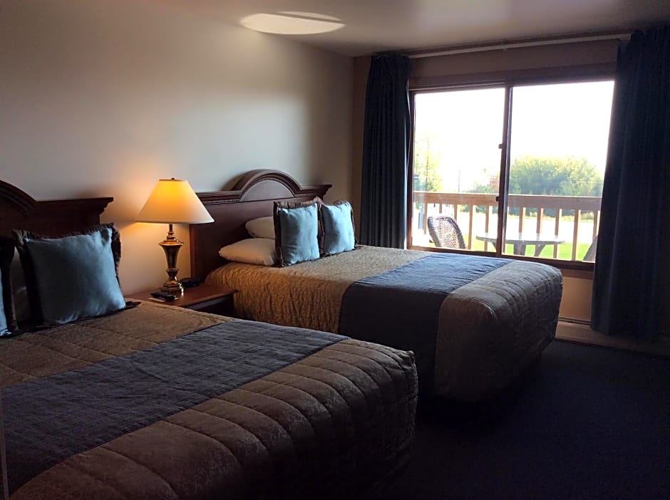 Scenic Shore Inn