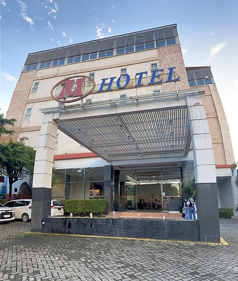 Marilyn Hotel Serpong