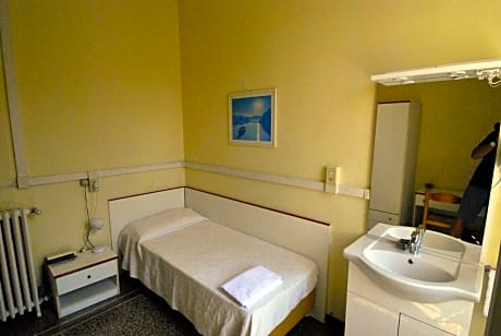 Single Room with Shared Bathroom