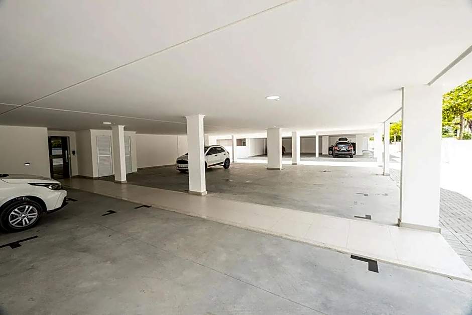 Alto padrão com piscina a 300m do mar - CAN103G