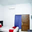 RedDoorz at Hening Homestay