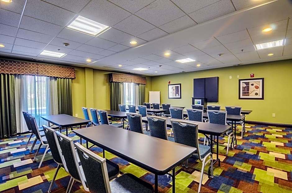 Holiday Inn Express & Suites Wytheville, an IHG Hotel