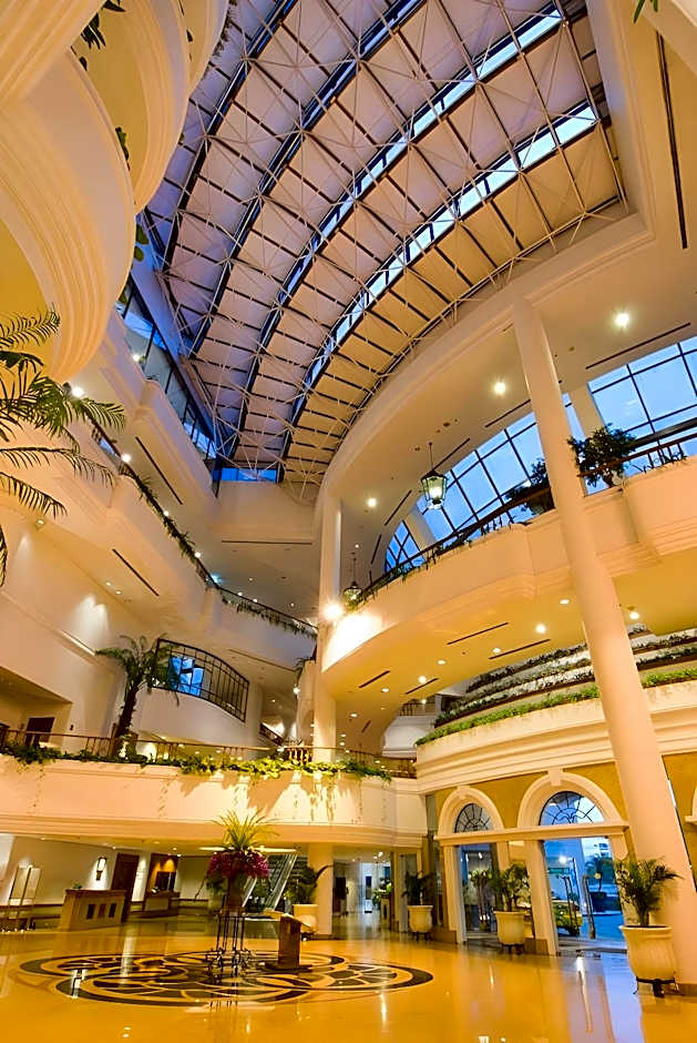 Montien Riverside Hotel