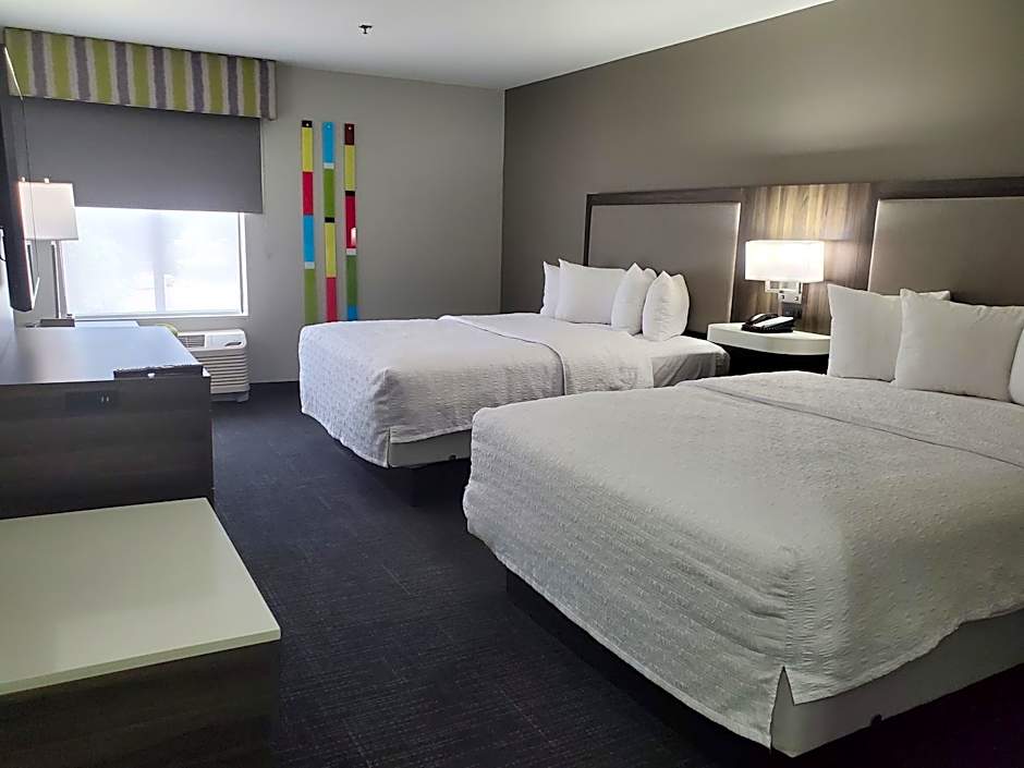 Hampton Inn By Hilton Olathe