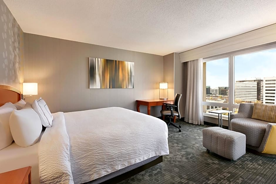 Courtyard by Marriott Tysons McLean