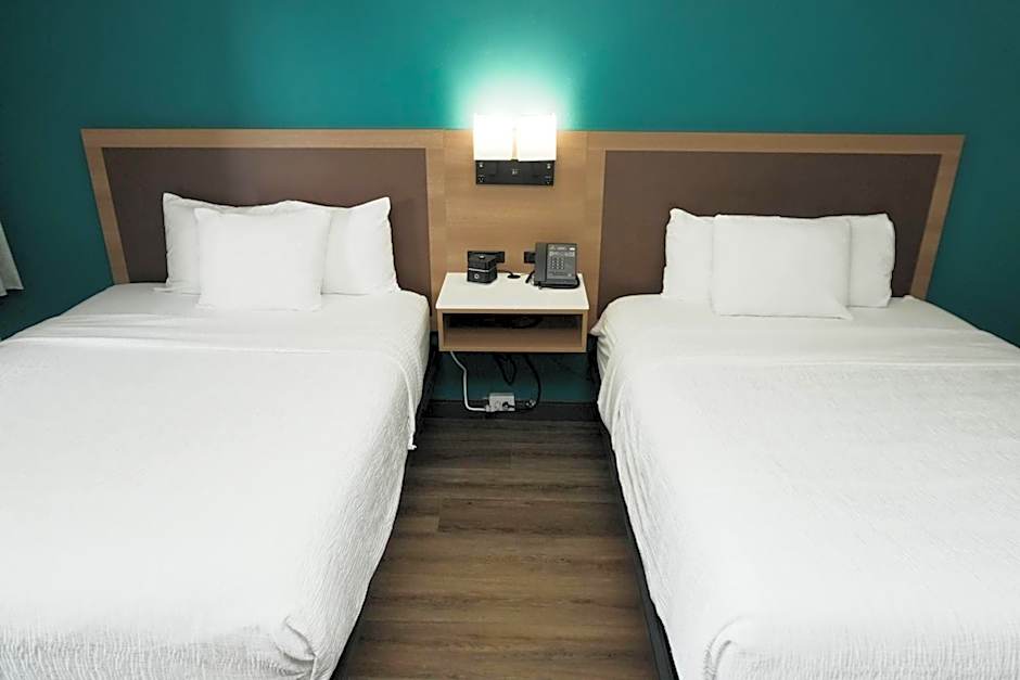 La Quinta Inn & Suites by Wyndham Albuquerque Airport
