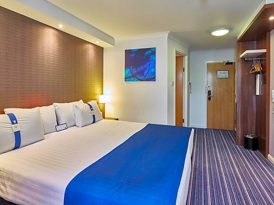 Holiday Inn Express Glenrothes By IHG
