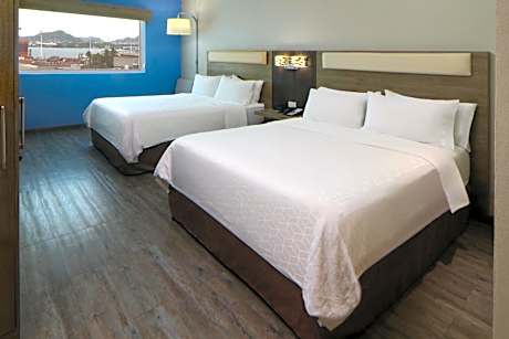 Executive Queen Room with 2 Queen Beds - Non-Smoking