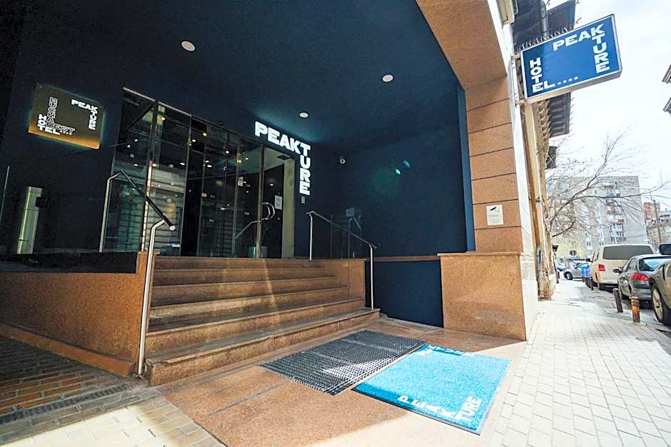 PeakTure Hotel Bucharest