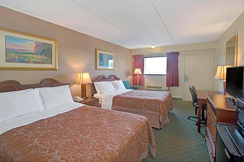 Super 8 by Wyndham Shelby