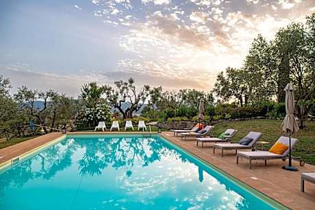 A luxury country villa on the board of Umbria and Tuscany with Air Condition