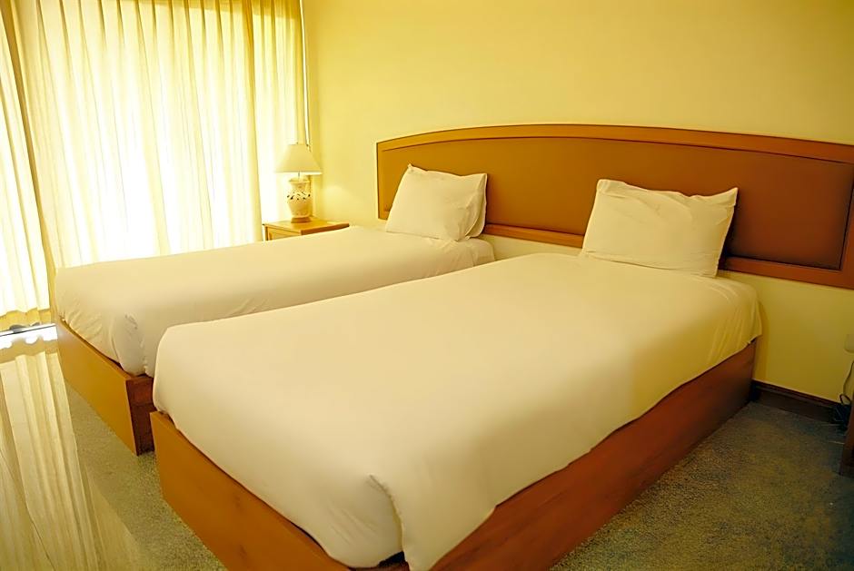 Golden Land Hotel