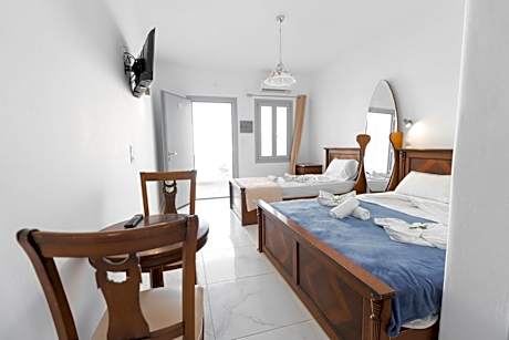 Triple Room with Pool View