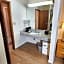 WestSpring Inn - Westlake Cleveland