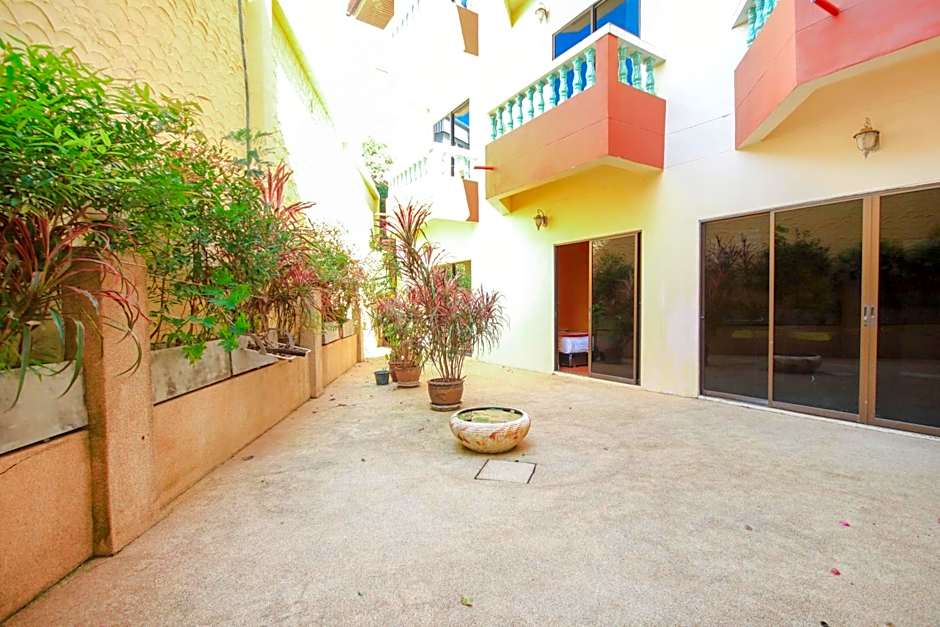 Ban Elephant Blanc Apartment