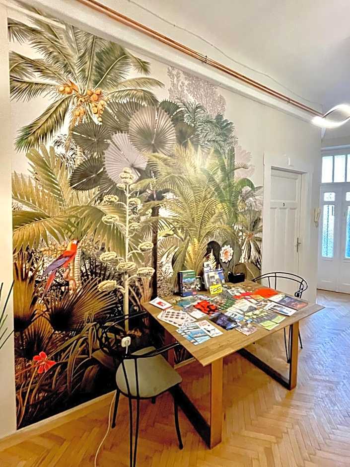 Acacia Private Rooms & Studios