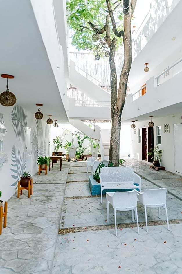 Ahava Hotel