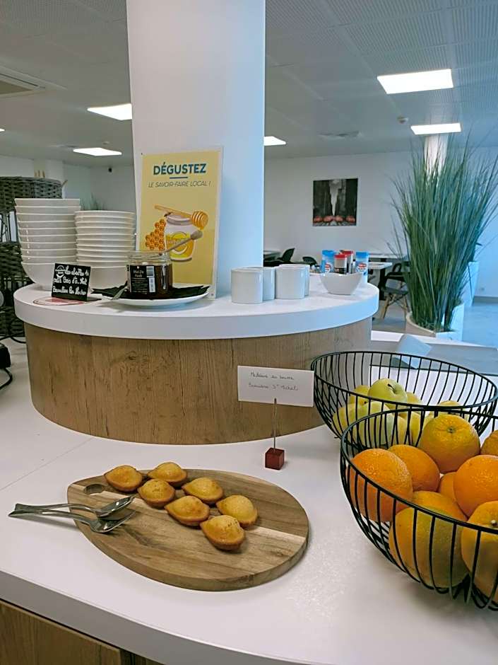 Brit Hotel Confort Loches