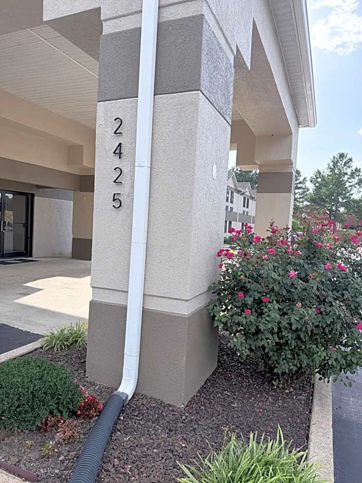 Harmony Hotel, Hernando