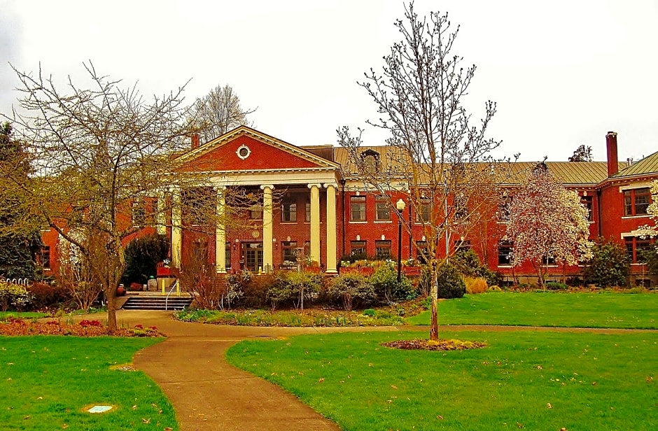 McMenamins Grand Lodge