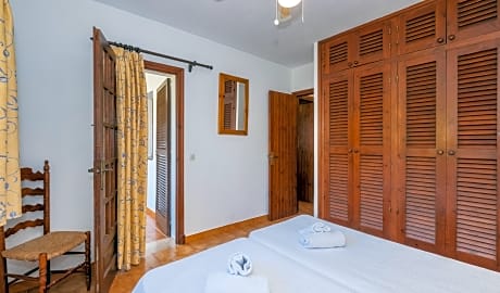 APARTMENT THREE BEDROOMS