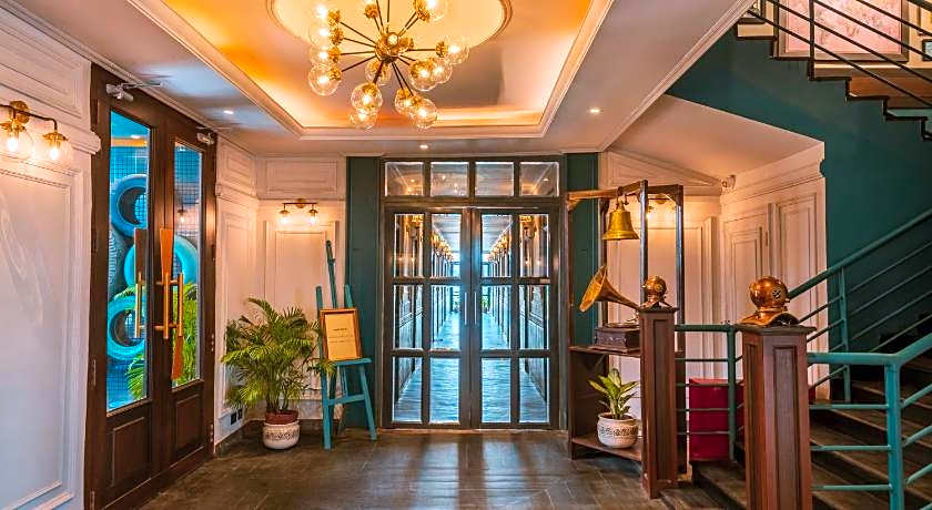 Polo Floatel Kolkata