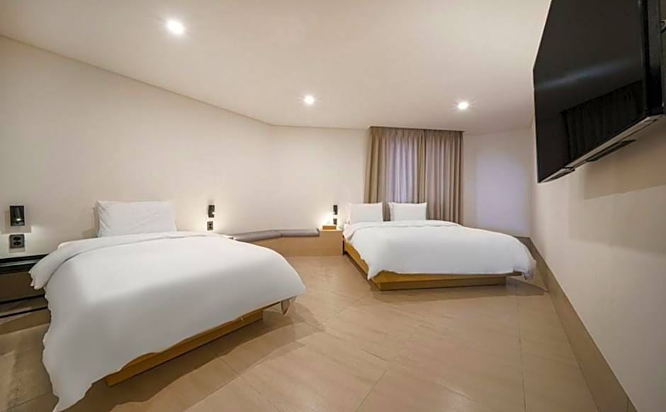 Geoje Mongdol Beach H Avenue Hotel