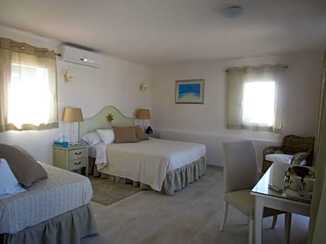 Superior Double Room with Extra Bed and Terrace