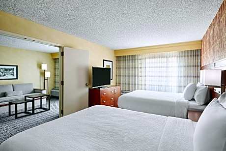 Two Queen Suite, 1 Bedroom 2 room Suite, 2 Queen, Sofa bed