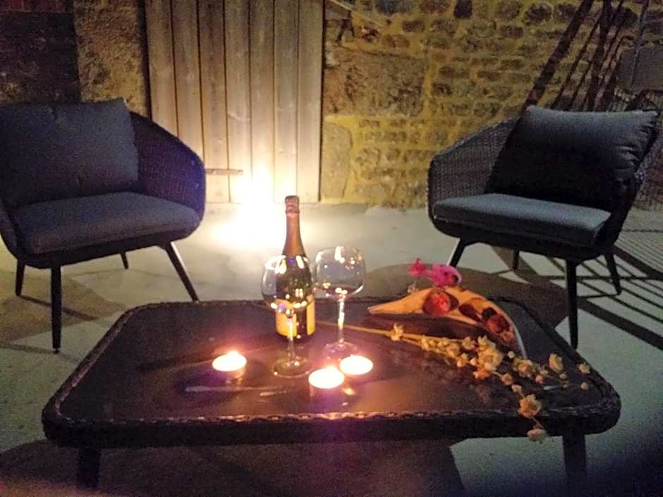 Le Ptit Spa de L'Abbaye Suite love et Spa privé