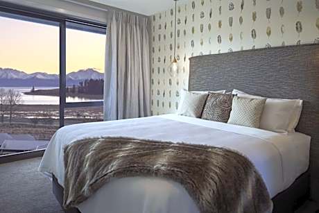 Suite with Lake View